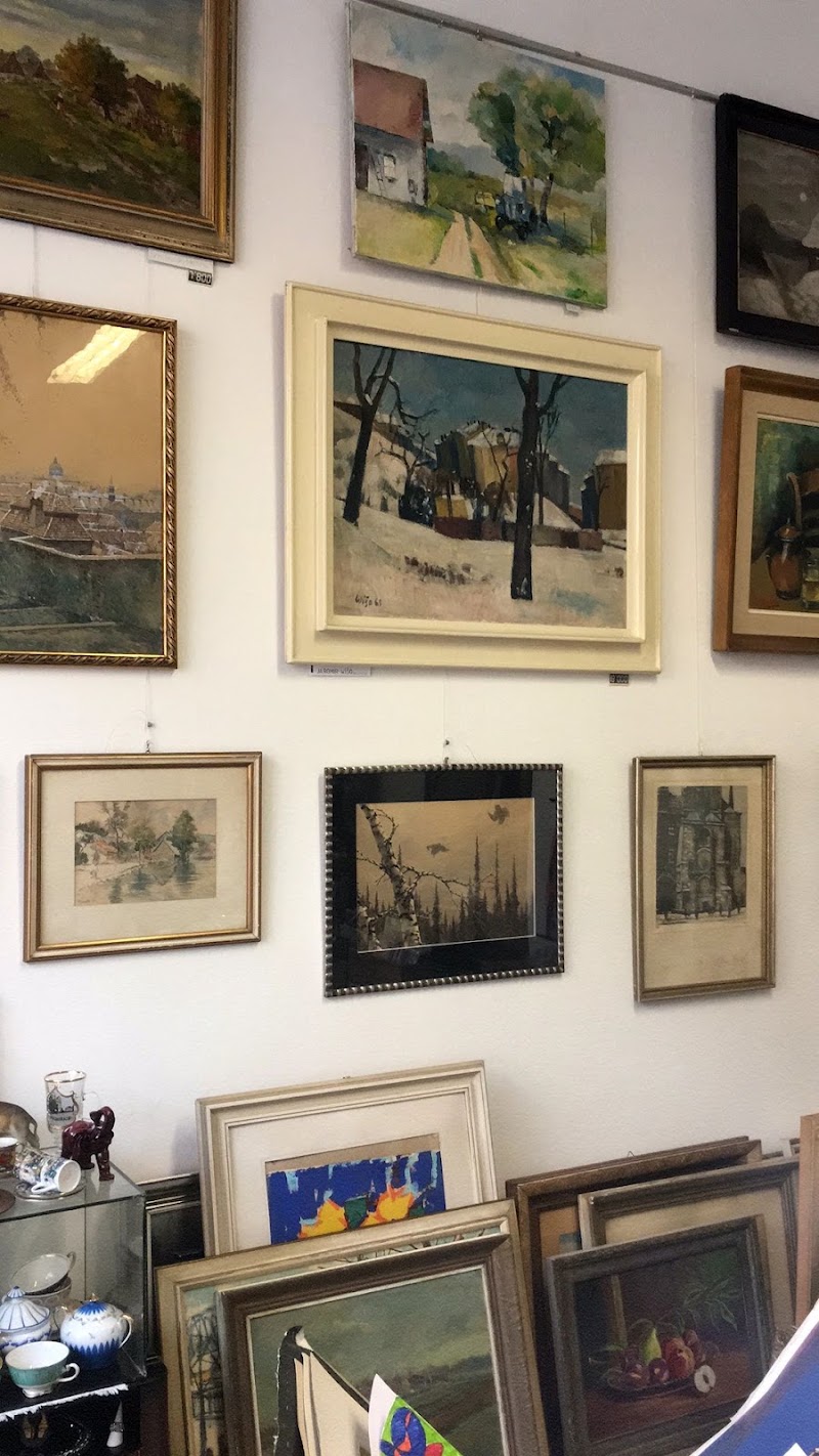 Art Bazar - Art Bazar, Vršovická 832/97, Praha 10 & Národní 35-37, průchod , Praha 1 Praha 10 CZ, 100 00 Praha 10, Czechia
