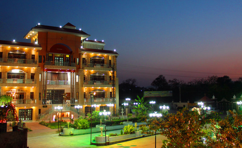 Rajeshwari Resort Udaipur - Rajeshwari Resort Udaipur Near Geetanjali Hospital, Jamar Kotda, HP4J+R7Q, Road, National Highway 8, Sector 5, Karni Nagar, Adarsh Nagar, Udaipur, Rajasthan 313001, India