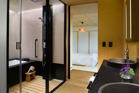 The Ritz-Carlton, Kyoto - The Ritz-Carlton, Kyoto Japan, 〒604-0902 Kyoto, Nakagyo Ward, Hokodenchō, ５４３ 鴨川二条大橋畔