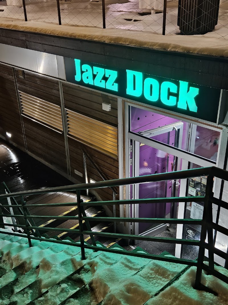 Jazz Dock - Jazz Dock, Janáčkovo nábř. 3249/2, 150 00 Praha 5-Smíchov, Czechia