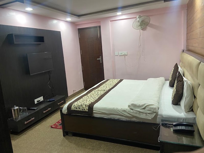 Snow Valley Homestay - Snow Valley Homestay BALA HISAR, near allen junior school, The Mall Road, Mussoorie, Uttarakhand 248179, India