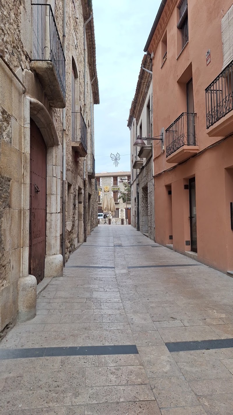 Carrer del Mestre Abraham des Catllar - Carrer del Mestre Abraham des Catllar Carrer del Mestre Abraham des Catllar, 17850 Besalú, Girona, Spain