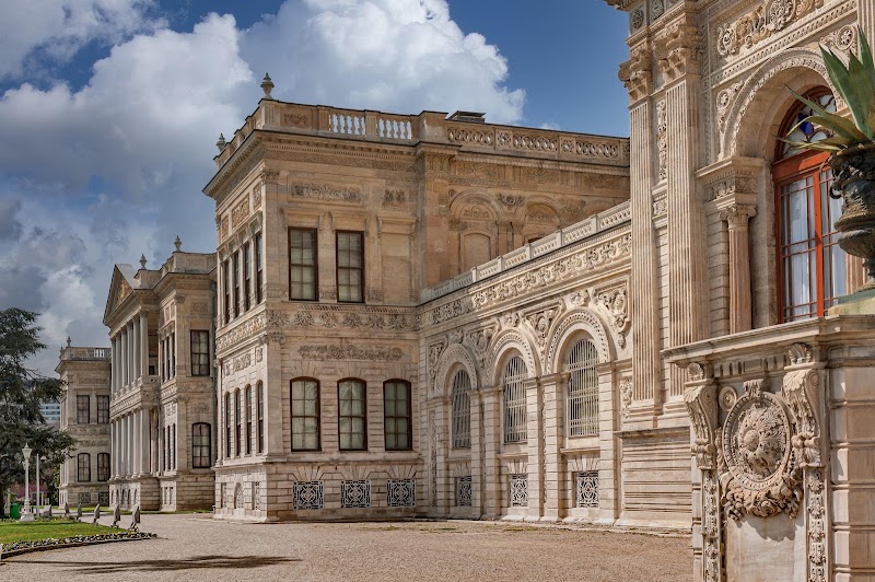 Dolmabahçe Palace - Dolmabahçe Palace, Vişnezade, Dolmabahçe Cd. No:2, 34357 Beşiktaş/İstanbul, Türkiye