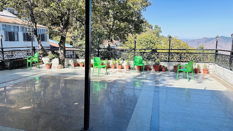 Mango Tree Courtyard Mussoorie - Mango Tree Courtyard Mussoorie Camel's, Back Road, The Mall Road, Mussoorie, Uttarakhand 248179, India