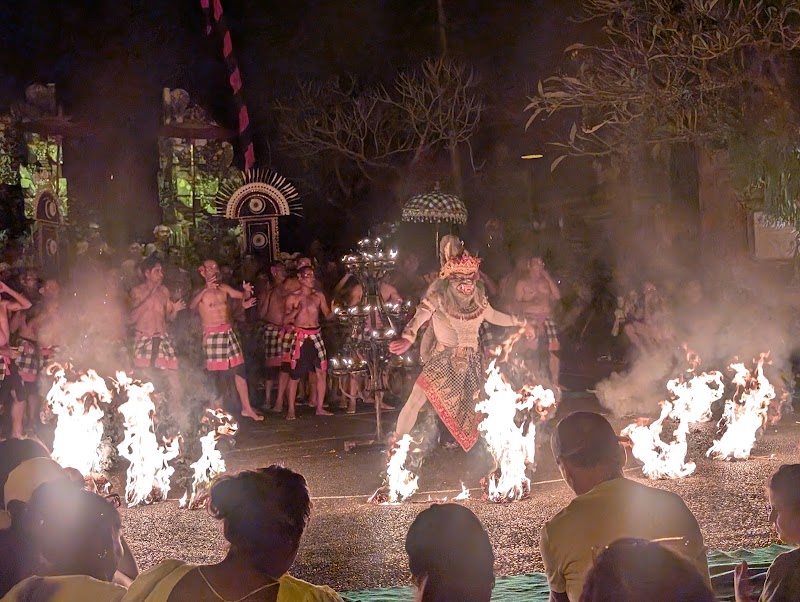 Kecak & Fire Dance at Pura Puseh Ubud - Kecak & Fire Dance at Pura Puseh Ubud, Jl. Suweta No.32, Ubud, Kecamatan Ubud, Kabupaten Gianyar, Bali 80571, Indonesia