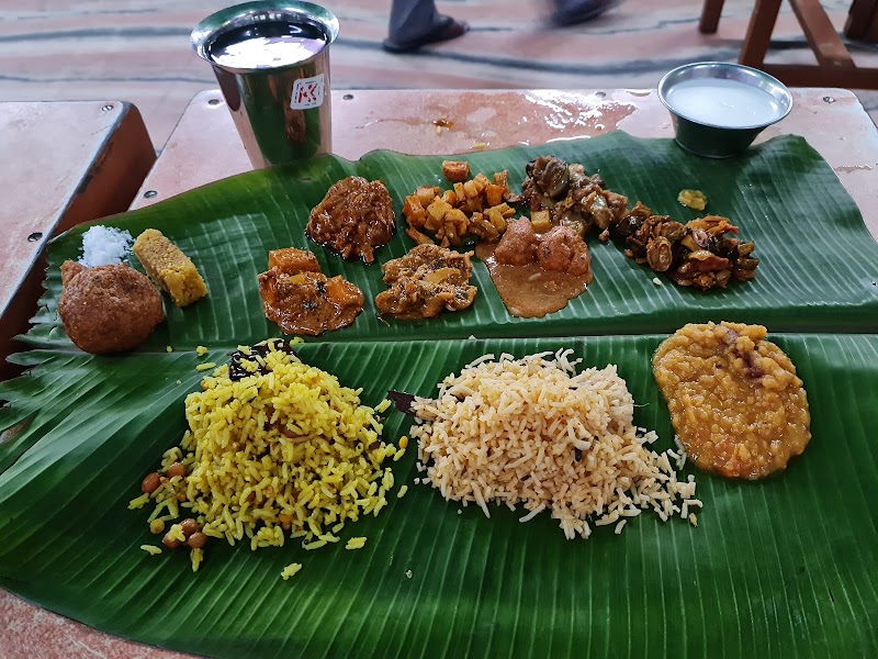 SUBBAYYA GARI HOTEL AND AC LODGE - SUBBAYYA GARI HOTEL AND AC LODGE Subbayya hotel junction, 10-6-10, Nukalamma Temple St, Rama Rao Peta, Kakinada, Andhra Pradesh 533004, India