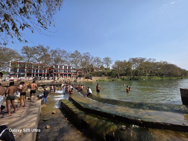 Arogya Dham Gate - Arogya Dham Gate, 5V46+QJF, MP SH 11, Janki Kund, Chitrakoot, Madhya Pradesh 485334, India