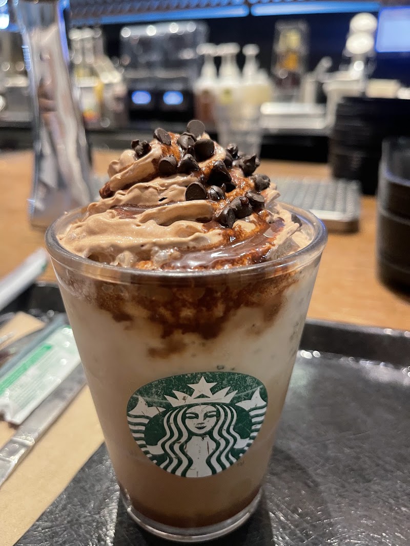 Starbucks - Starbucks, Ground Floor Ward, Plot No 198, Cement Rd, near Dharampeth Extension, Dharampeth Extension, Shivaji Nagar, Nagpur, Maharashtra 440010, India