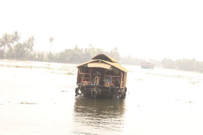 HOUSEBOAT ALAPPUZHA - HOUSEBOAT ALAPPUZHA Pathirappally, Poomkavu, Alappuzha, Keralam 688521, India