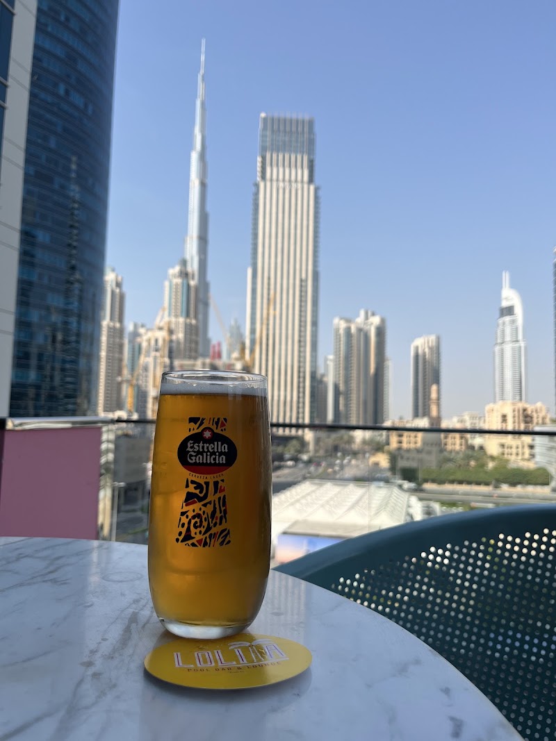 Lolita pool bar & lounge - Lolita pool bar & lounge Marasi Drive, Main Road - Pullman Dubai Downtown - PD Floor - الخليج التجاري - دبي - United Arab Emirates