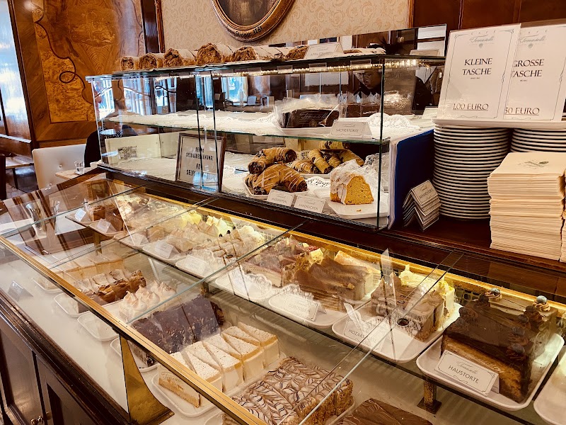 Café Tomaselli - Café Tomaselli, Alter Markt 9, 5020 Salzburg, Austria