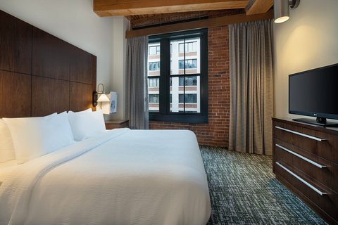 Residence Inn by Marriott Boston Downtown/Seaport - Residence Inn by Marriott Boston Downtown/Seaport, 370 Congress St, Boston, MA 02210, USA
