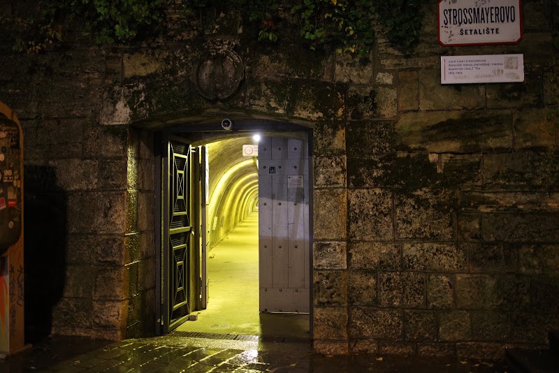 Tunel Grič-Tomićeva - Tunel Grič-Tomićeva Mesnička ul. 12, 10000, Zagreb, Croatia