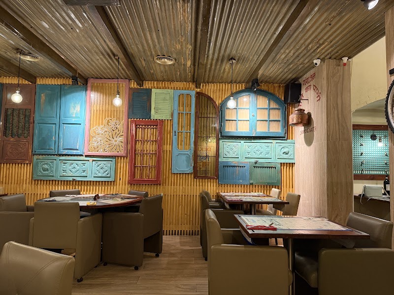Desi Galli | Indian Restaurant & Street Food Barcelona - Desi Galli | Indian Restaurant & Street Food Barcelona C. de Villarroel, 60, Loc 2, Eixample, 08011 Barcelona, Spain