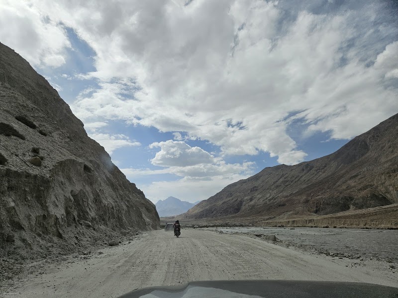 North Pullu View Point - North Pullu View Point GF & 1st Floor, Taskan Complex, Khardung La Rd, near Bijore Hotel, Leh, North Pullu, 194401