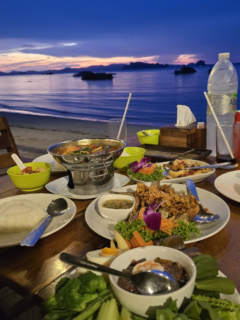 Tubkaek Seafood - Tubkaek Seafood, 225 Tab Kaek Beach Tambon Nong Thale, Amphoe Mueang Krabi, Chang Wat Krabi 81180, Thailand