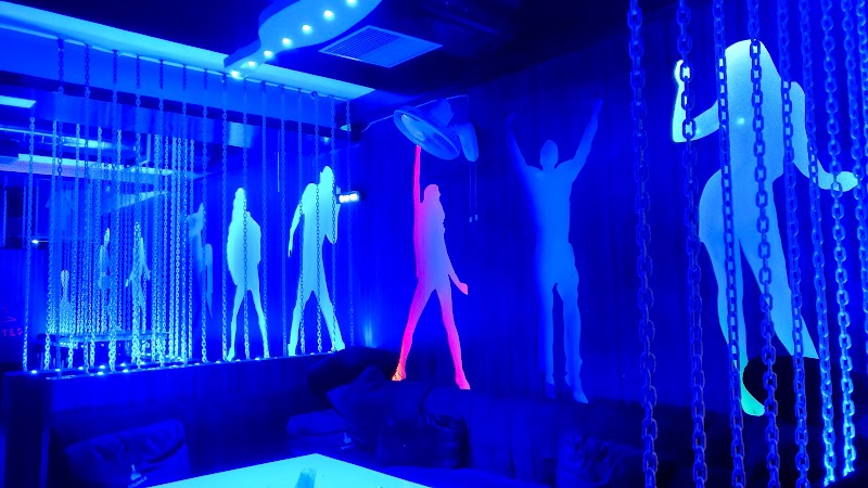 Club Ebowla - Club Ebowla R-245, 2nd floor, Delhi Rd, Model Town, Rohtak, Haryana 124001, India