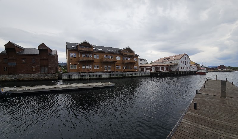 Brygga Restaurant & Bar - Brygga Restaurant & Bar, Torget 9, 8310 Kabelvåg, Norway