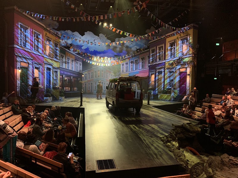 Young Vic - Young Vic 66 The Cut, London SE1 8LZ, UK