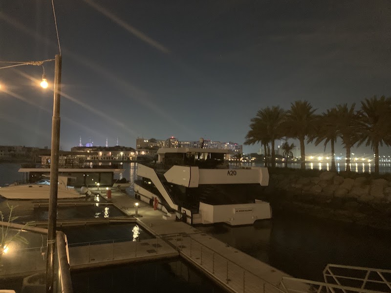 Atlon Bar & Bistro - Atlon Bar & Bistro, Souq Qaryat Al Beri - ربدان - ربدان 2 - أبو ظبي - United Arab Emirates