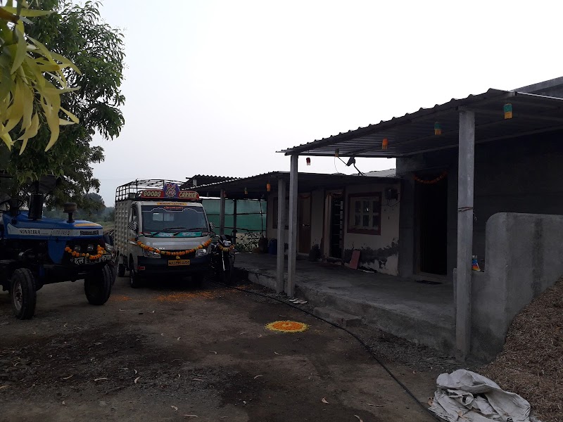 Shiv VadaPav Center - Shiv VadaPav Center, Ghoti - Shirdi Rd, Bharvir Khurd, Dhamangaon, Maharashtra 422403, India