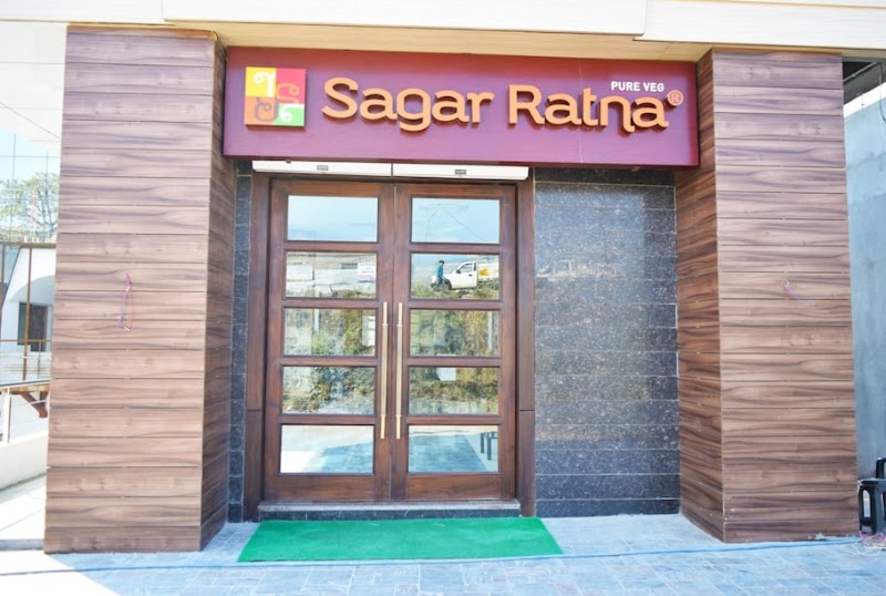 Hotel President - Hotel President R436+559, opp. New Bus Stand, Moien, Chintpurni, Himachal Pradesh 177110, India