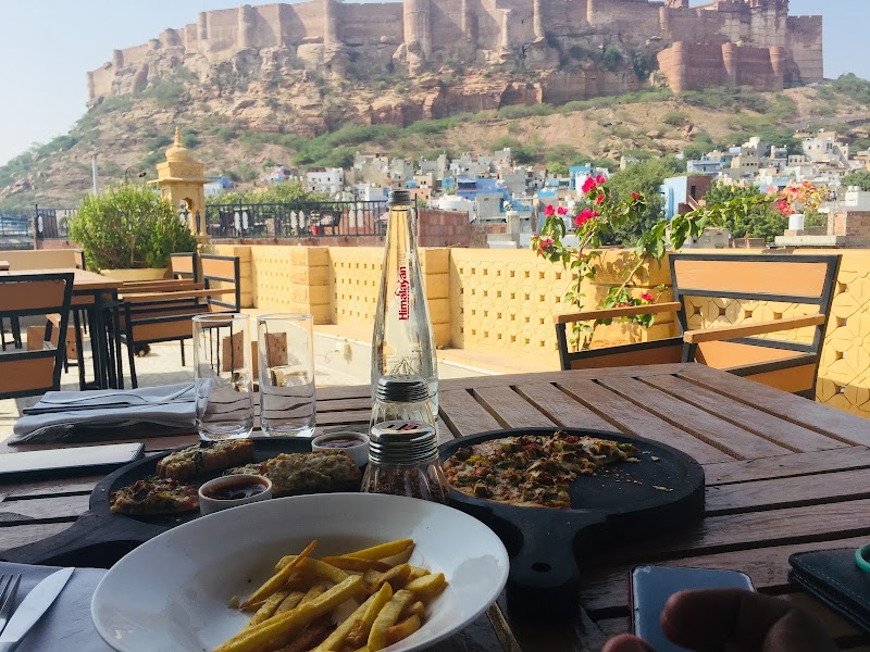 The Stepwell Hotel Rooftop - The Stepwell Hotel Rooftop Stepwell house Roof top, Toor Ji ka Jhalra, Makrana Mohalla, Gulab Sagar, Jodhpur, Rajasthan 342001, India