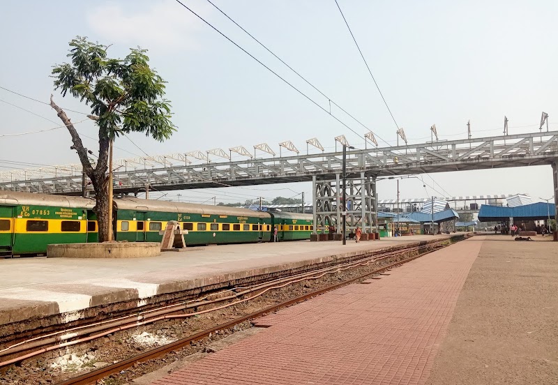 Dhanbad Junction - Dhanbad Junction Pandey Muhalla, Dhanbad, Jharkhand 826001, India