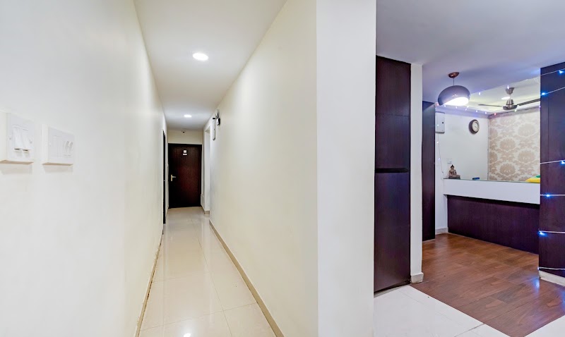Itsy Hotels Neeranand Plaza - Itsy Hotels Neeranand Plaza, 34, Ganga Prasad Mukherjee Rd, near SBI, Branch, Bhowanipore, Kolkata, West Bengal 700025, India