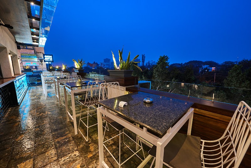 AMPM Cafe & Bar