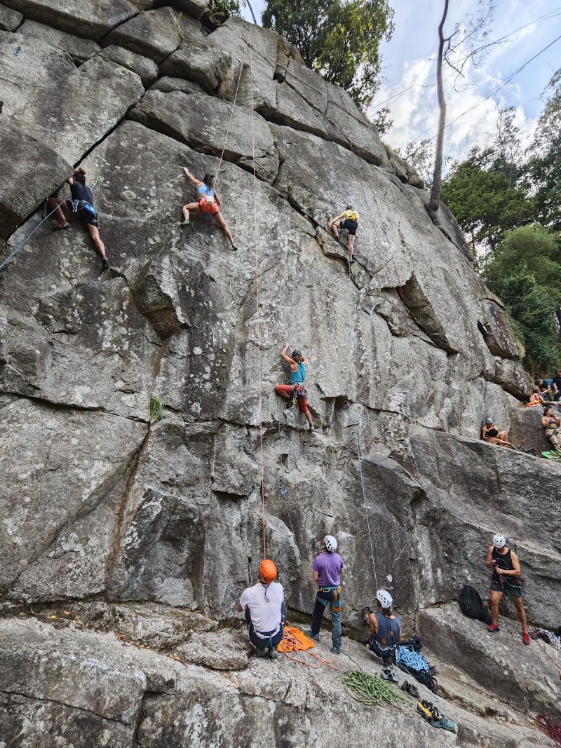 Zona de escalada do Ratão - Zona de escalada do Ratão Bairros, Castelo de Paiva 225, 4550-012 Bairros, Portugal