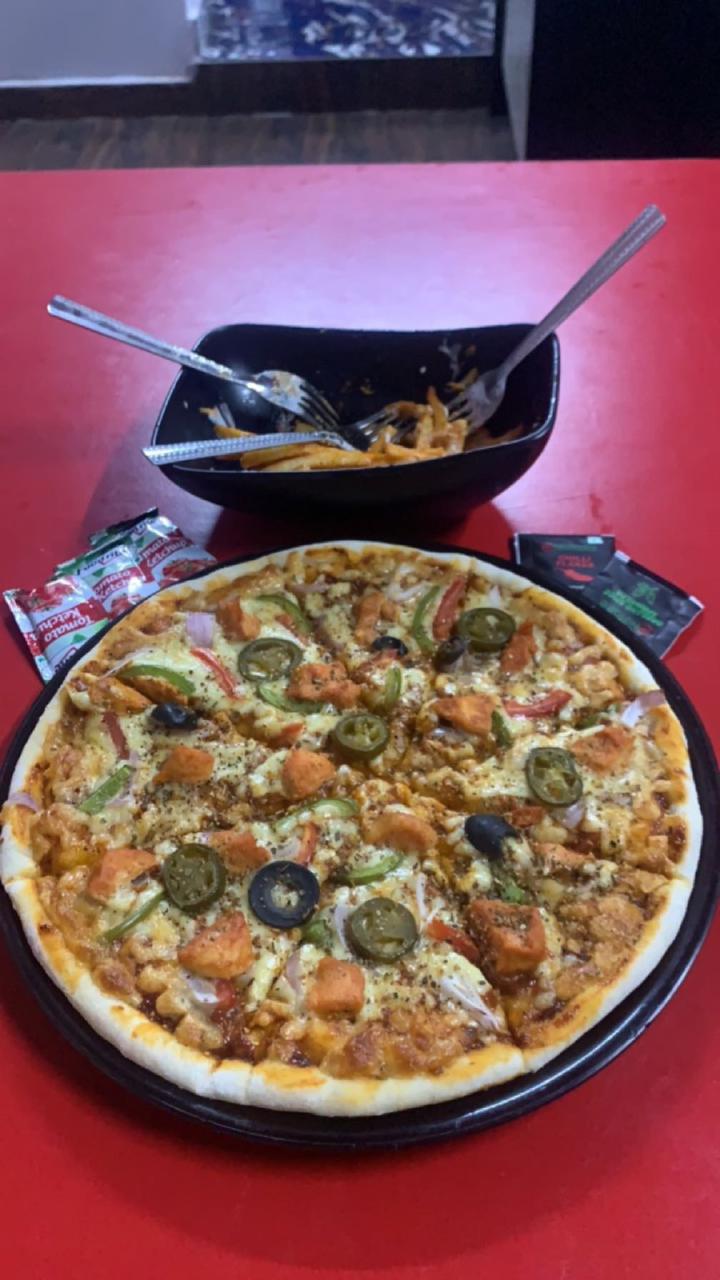 The Hungry Hideout - The Hungry Hideout Dno: 17/470, Chakali St, beside Rao's degree college, VRC Centre, Nellore, Andhra Pradesh 524003, India