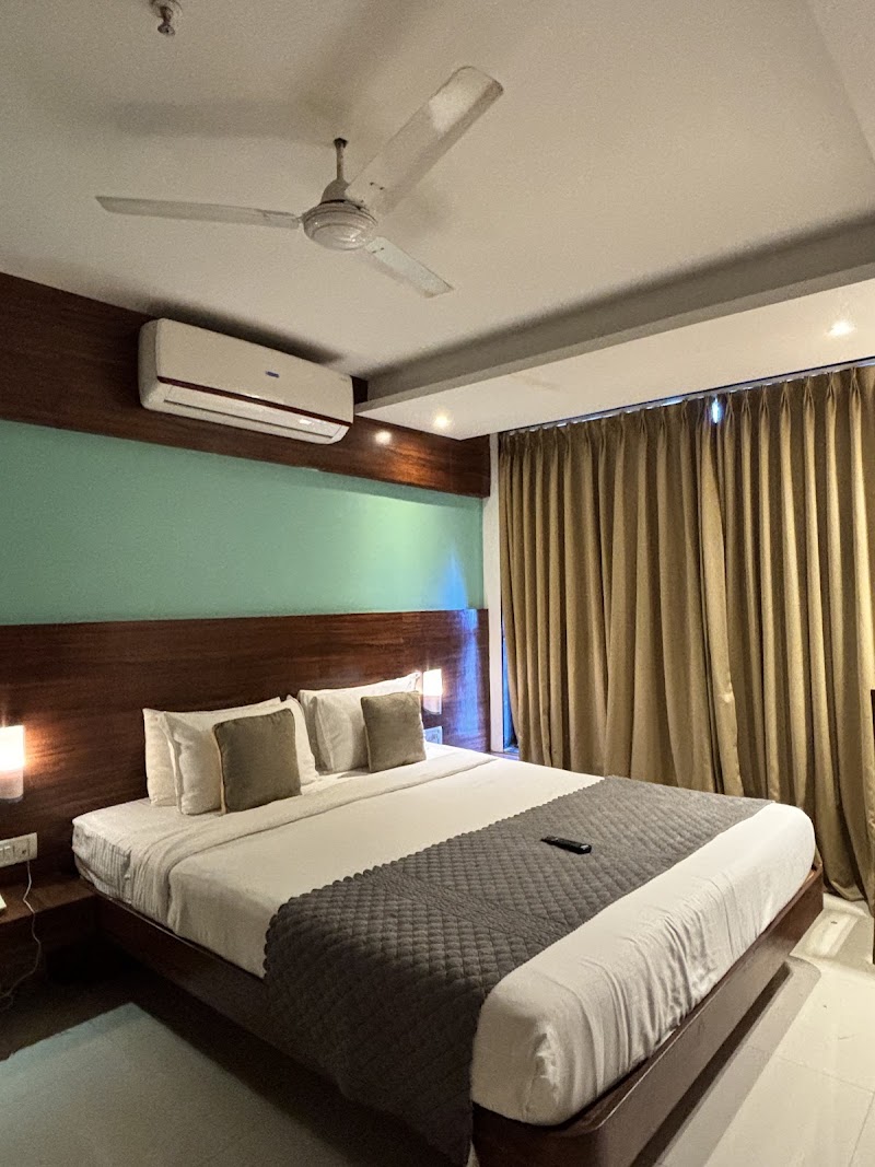 The Temple View Hotel - The Temple View Hotel, Manmad Rd, opp. Sai Temple Nagar, Sai Nagar, Shirdi, Maharashtra 423109, India