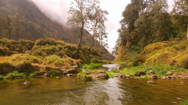 Mount Rinjani Trekking Services - Mount Rinjani Trekking Services, Jl. Cendrawasih No.8, Cakranegara Bar., Kec. Cakranegara, Kota Mataram, Nusa Tenggara Bar. 83239, Indonesia
