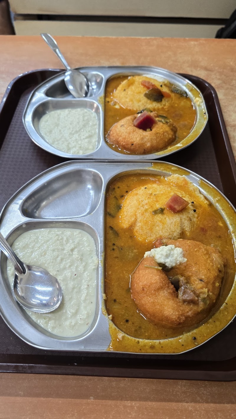 National Hindu Restaurant - National Hindu Restaurant Vakils House, 18, Ram Gulam Marg, opposite Foreign Post Office, Ballard Estate, Fort, Mumbai, Maharashtra 400001, India