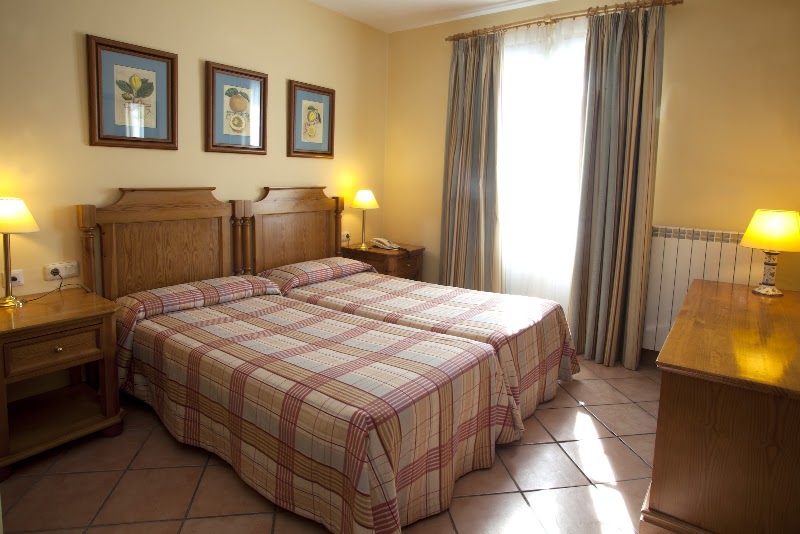 Apartahotel Trevenque - Apartahotel Trevenque Andalucía Pl., 6, 18196 Sierra Nevada, Granada, Spain