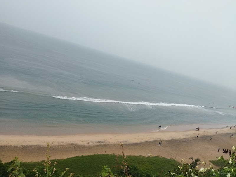 Varkala-Papanasham South Cliff Parking - Varkala-Papanasham South Cliff Parking, PPJ4+RV8, Varkala, Kerala 695141, India