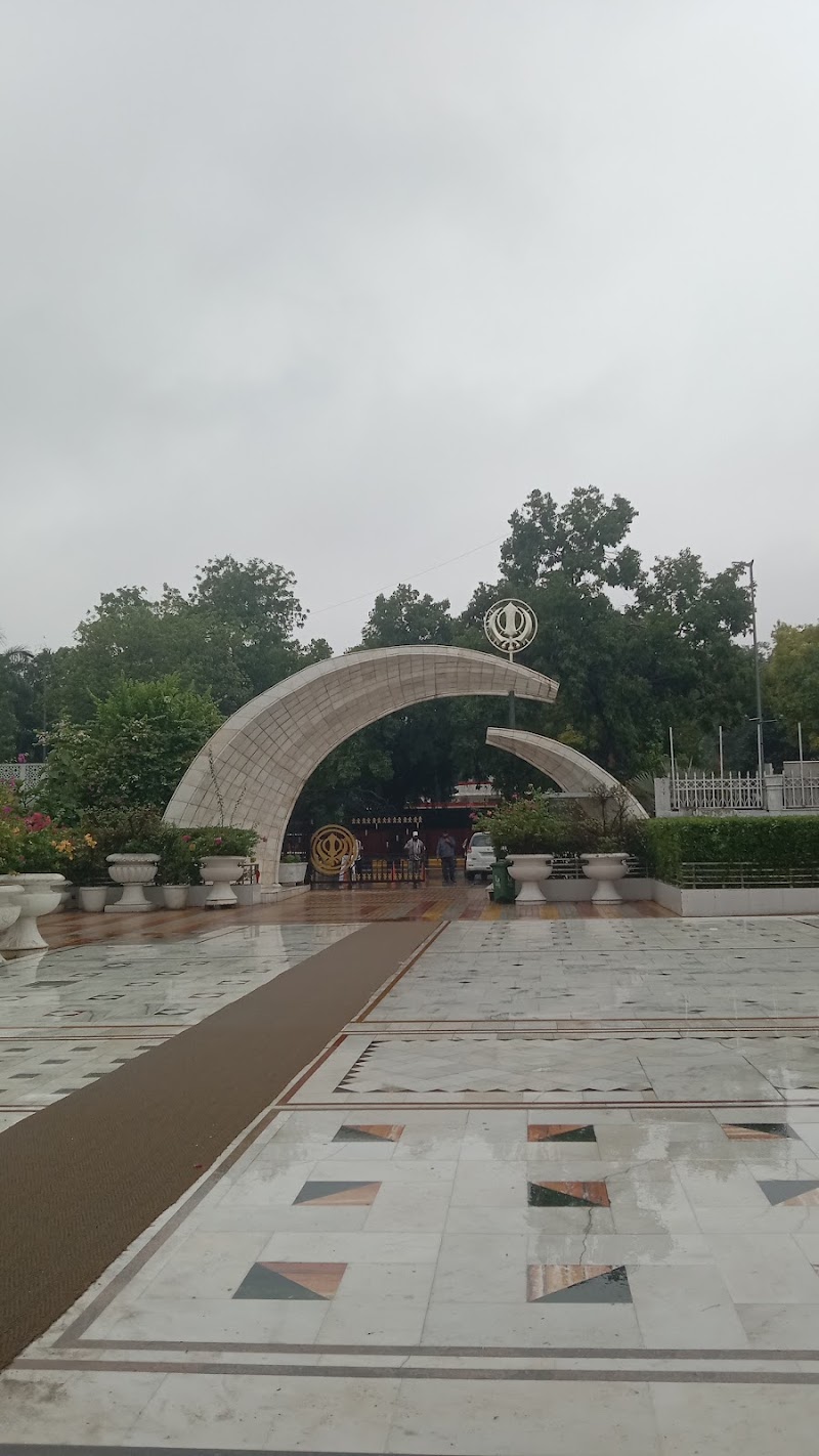 Bangla Sahib Gurudwara - Bangla Sahib Gurudwara 648, Bangla Sahib Ln, Hanuman Road Area, Connaught Place, New Delhi, Delhi 110001, India