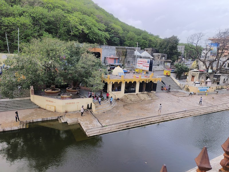 Damodar Kund - Damodar Kund, GFGP+7H5, Taleti Rd, Gujarat 362002, India