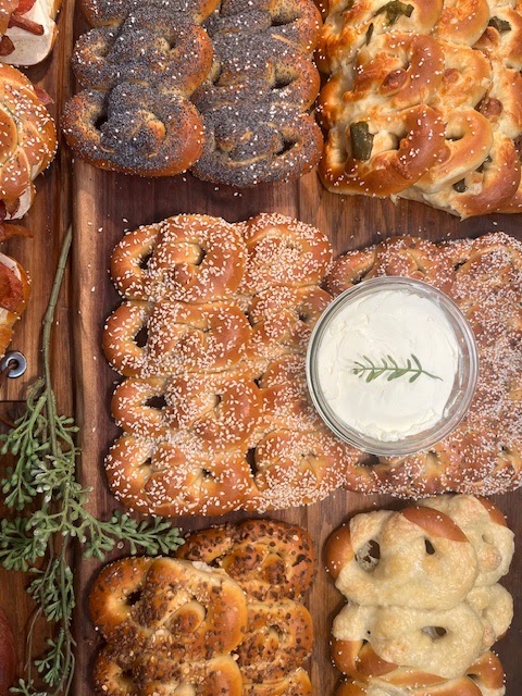 THE SALT BOX - THE SALT BOX, 5840 Easton Rd, Doylestown, PA 18902, USA