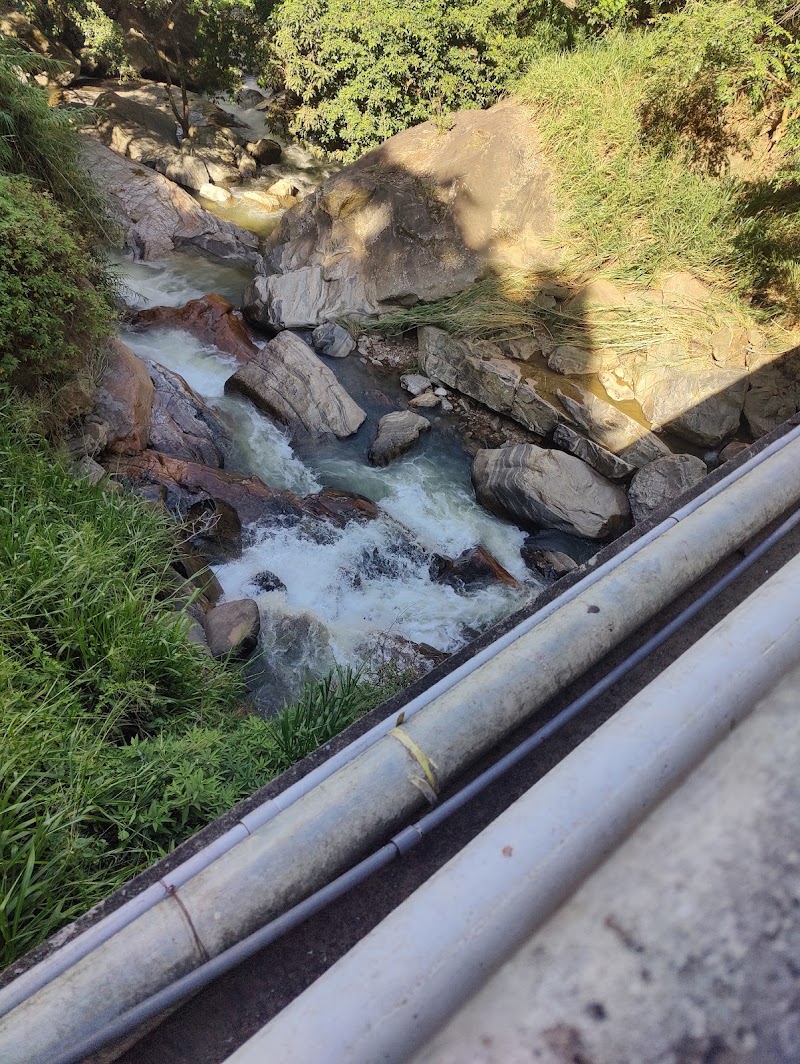 Small rawana waterfall - Small rawana waterfall, Oya arawa, Kithalella, ඇල්ල 90090, Sri Lanka