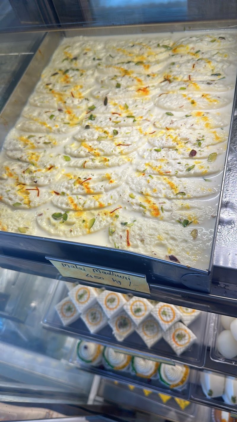 Makhan Bhog Sweets and Fast Food - Makhan Bhog Sweets and Fast Food Tower no. 75, Ambabari Shoping Centre, Ambabari, Vidyadhar Nagar, Jaipur, Rajasthan 302016, India