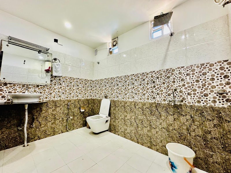 Hotel Golden Tulip, Purnea - Hotel Golden Tulip, Purnea, near Bus Stand, beside Four Star Movie Theater, Mehboob Khan Tola, Purnia, Bihar 854301, India
