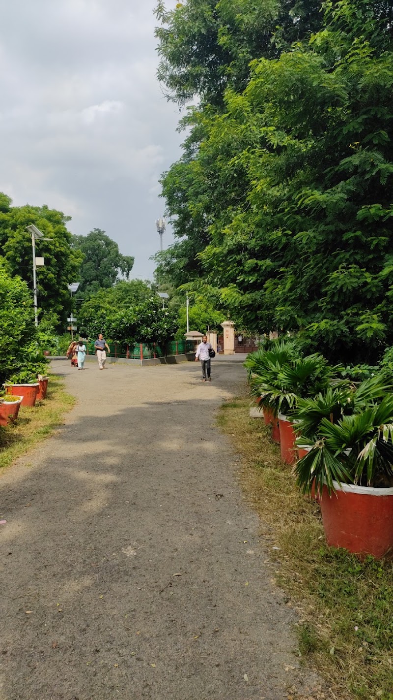 Gate 5, Azad Park - Gate 5, Azad Park, Panna Lal Rd, George Town, Prayagraj, Uttar Pradesh 211002, India