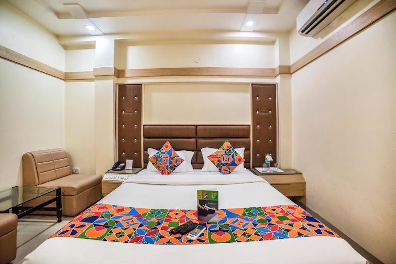 Hotel Santoor - Hotel Santoor 158, near Gita Bhawan Square, Kanchan Bagh, Indore, Madhya Pradesh 452001, India