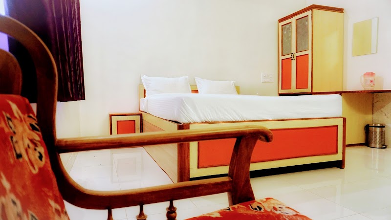 Hotel Silver Inn Mahabaleshwar - Hotel Silver Inn Mahabaleshwar, Opp. Hill Range High School, Village Bhilar, Panchgani - Mahabaleshwar Rd, Mahabaleshwar, Bhose, Maharashtra 412805, India