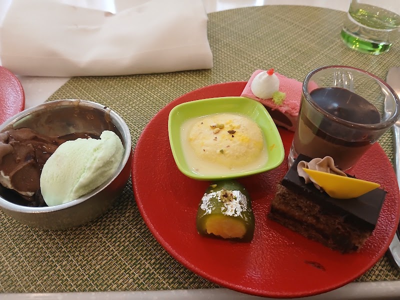 Melange - Radisson Blu Bengaluru - Melange - Radisson Blu Bengaluru 90/4, Outer Ring Rd, Marathahalli Village, Marathahalli, Bengaluru, Karnataka 560037, India