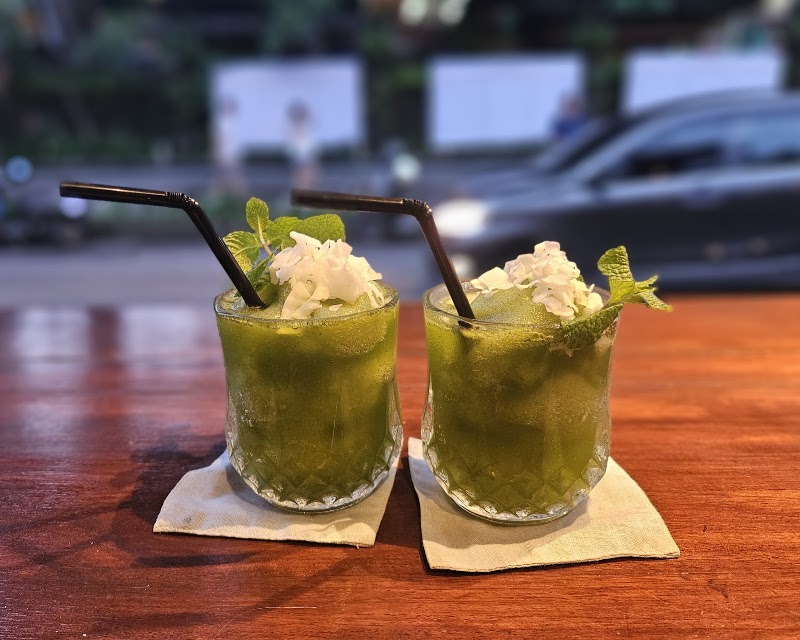 Oops Restaurant and Bar - Oops Restaurant and Bar, F7V7+3FM, Jl. Raya, Ubud, Kecamatan Ubud, Kabupaten Gianyar, Bali 80571, Indonesia