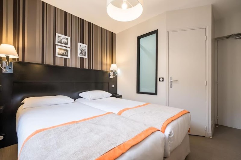 Hôtel Bonséjour - Hôtel Bonséjour 11 Rue Burq, 75018 Paris, France