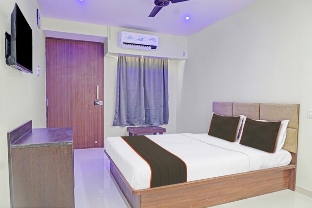 Super Collection O Hotel Rk Inn - Super Collection O Hotel Rk Inn, 1, The Life Commercial Hub, Near, Rajyog Colony Rd, Shivala Colony, SBI bank, Ravet, Pune, Pimpri-Chinchwad, Maharashtra 412101, India